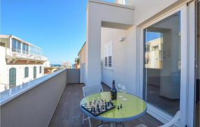 Beautiful Apartment In Pozzallo With Kitchen